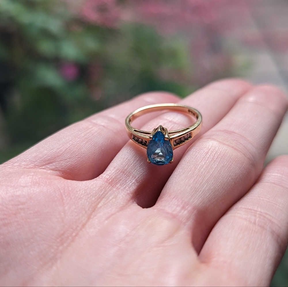 10k yellow gold topaz? diamond? pear teardrop ring - Picture 3 of 4